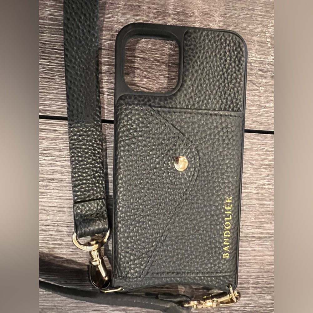 Bandolier Pebble Leather Crossbody Bandolier in Black/Gold /iPhone 11 Pro📱 - Picture 4 of 9